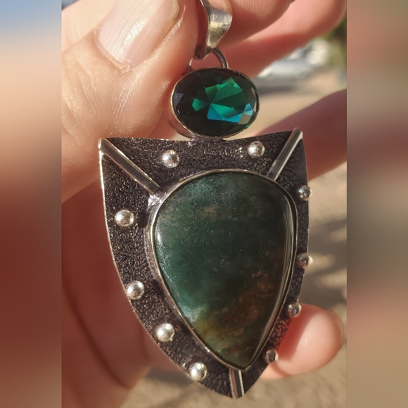 New Indian Moss Agate and Chrome Diopside Silver Pendant. - Picture 11 of 16